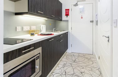 Queens Terrace, City Centre, Southampton - Image 3